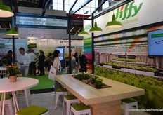 Dana Lucas of Jiffy in conversation with Jing Liu of AgriGarden.